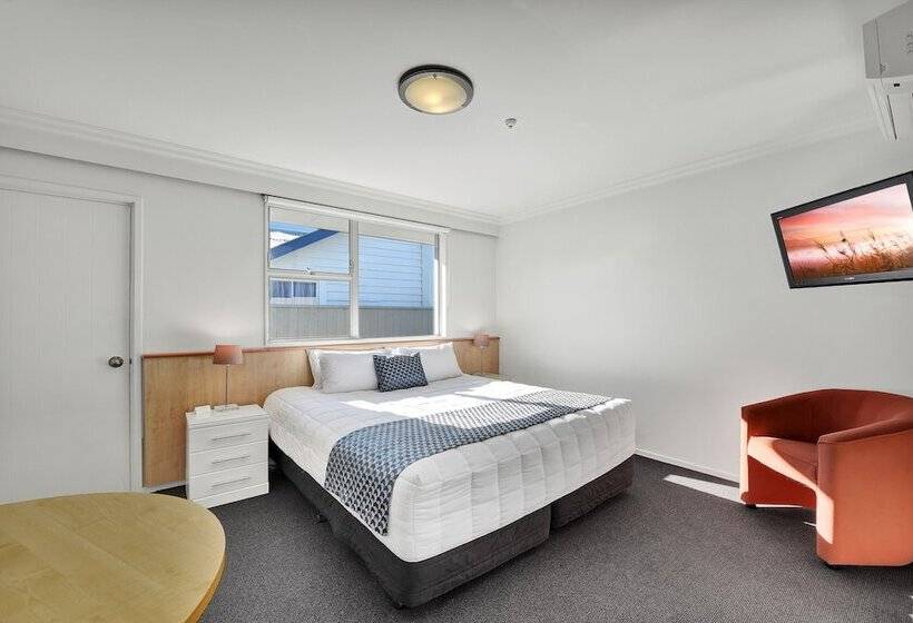 Студия Стандарт, The Hotel Nelson