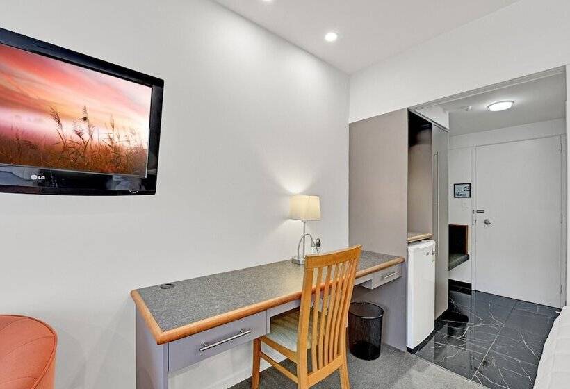 Студия Стандарт, The Hotel Nelson