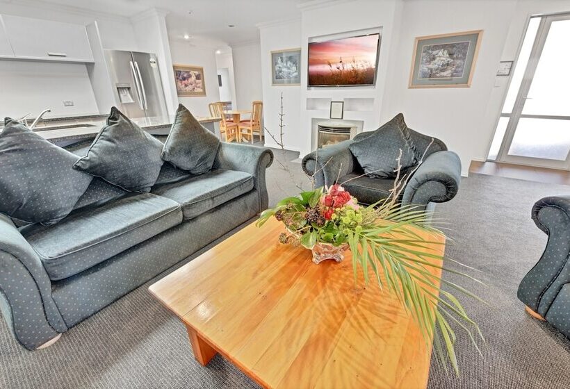 Апартаменты 4 Спальни, The Hotel Nelson