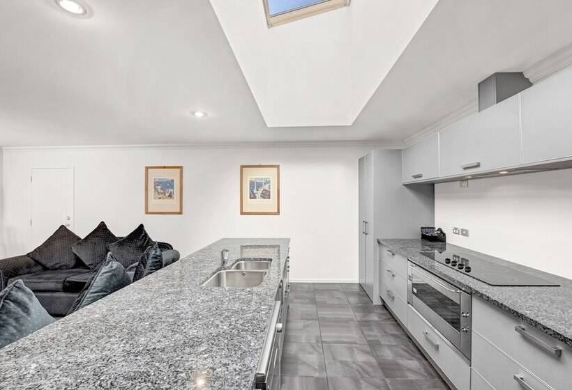 Апартаменты 4 Спальни, The Hotel Nelson