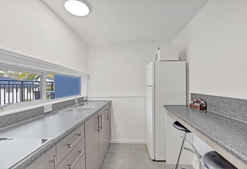 Студия Стандарт, The Hotel Nelson