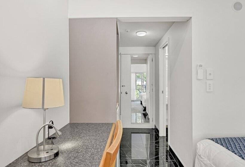 Студия Стандарт, The Hotel Nelson