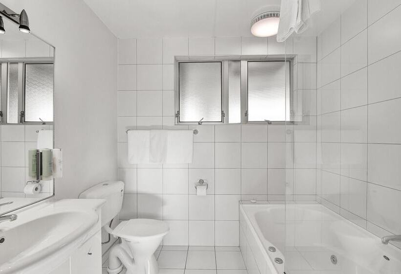 Студия Стандарт, The Hotel Nelson