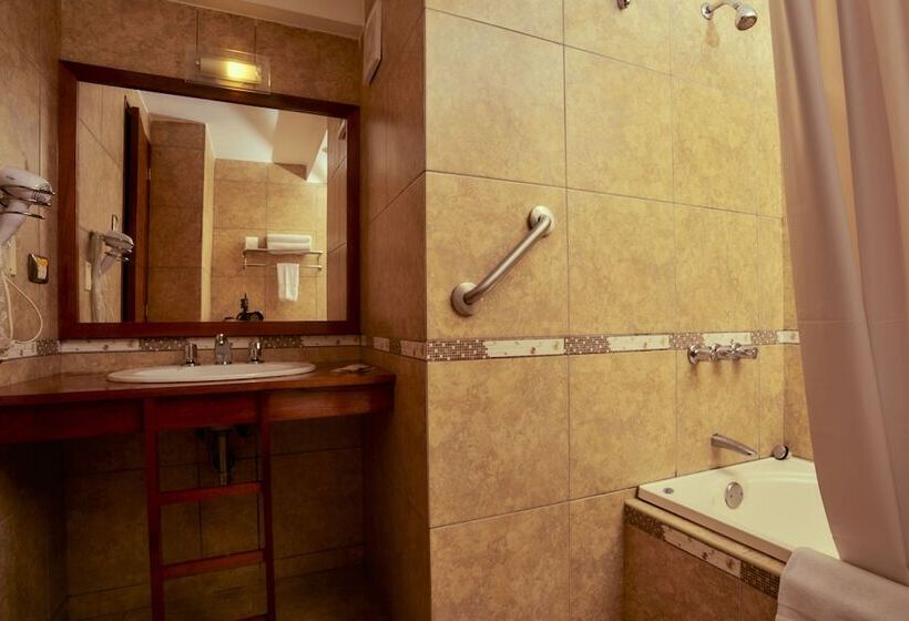 اتاق استاندارد سه نفره, Victoria Regia