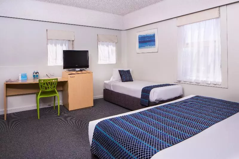 Standard Kolmen Hengen Huone, Willis Wellington