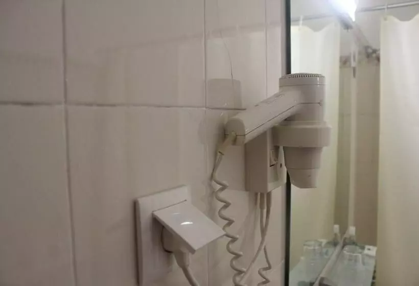 اتاق اکونومی یک تخته, Made Inn Faro
