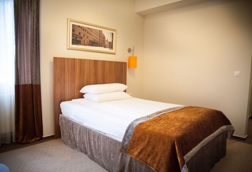 اتاق سوپریور یک تخته, Ambasador