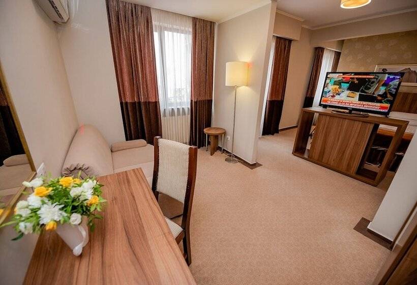 سوییت جونیور, Ambasador