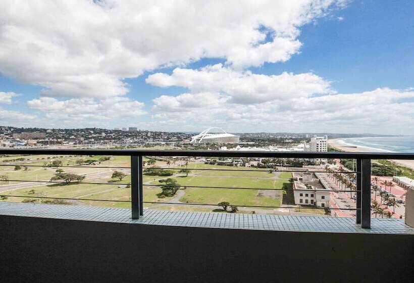 デラックスの4人部屋, Blue Waters