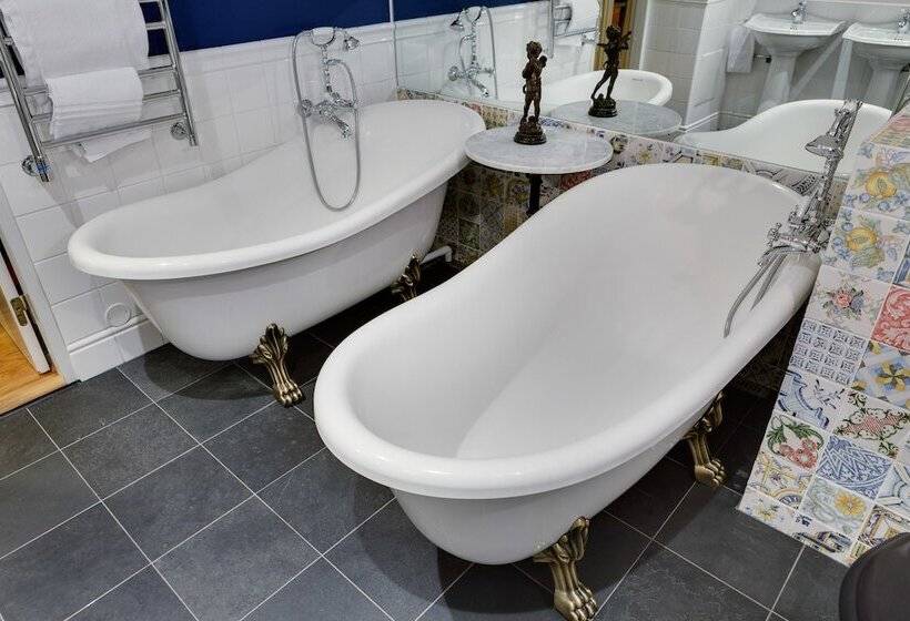 디럭스 룸, Victory