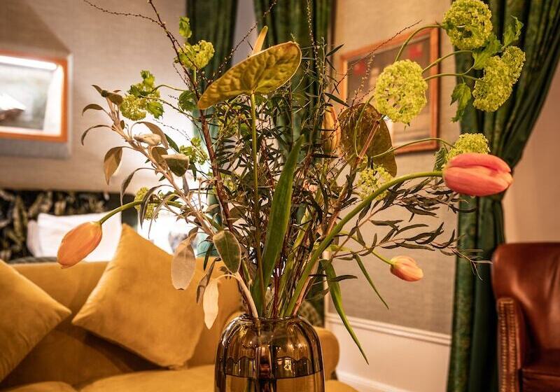 디럭스 룸, Victory