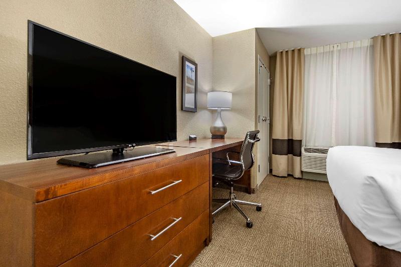 اتاق استاندارد با تخت بزرگ, Courtyard By Marriott San Juan Miramar