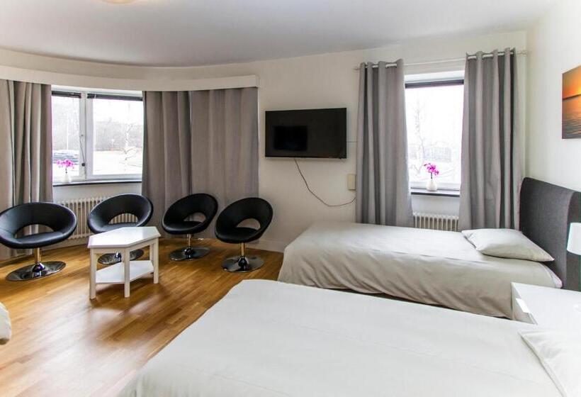 패밀리 룸, L Linden