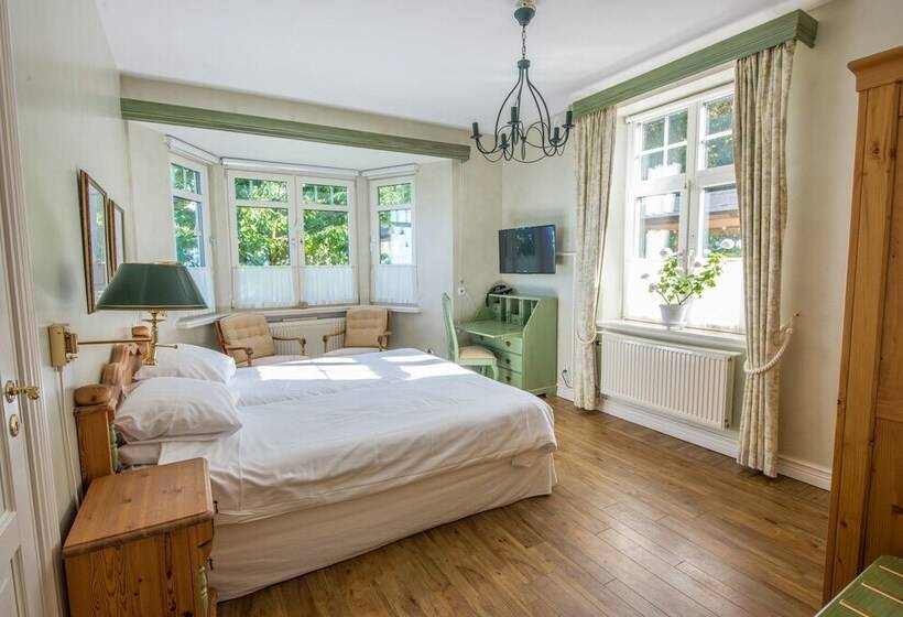 标准间, Rusthållargården