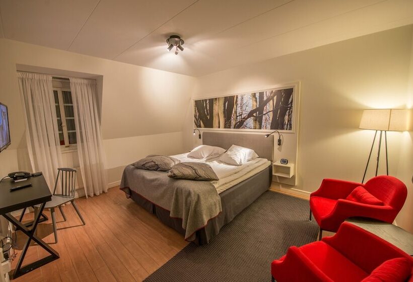 标准间, Rusthållargården