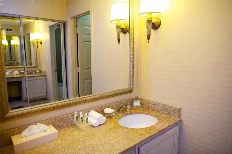 استودیو کلوب, Pan Pacific Singapore