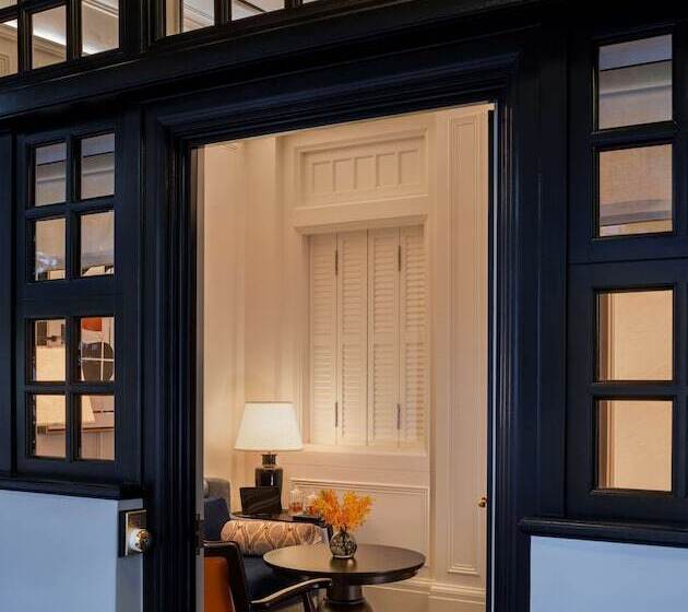 سوییت, Raffles  Singapore