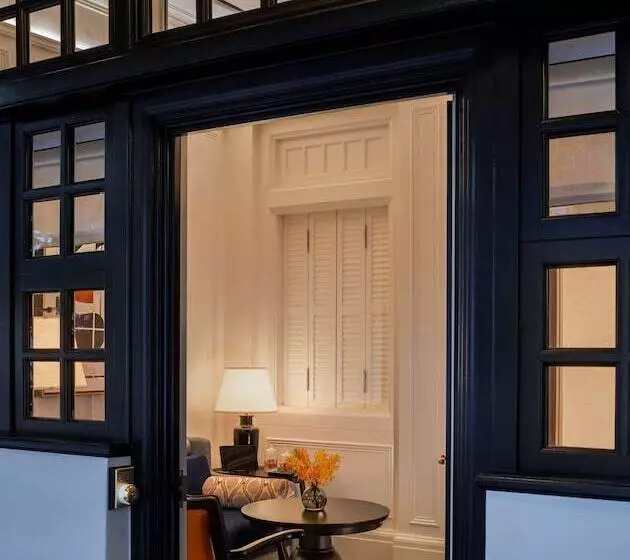 سوییت, Raffles  Singapore