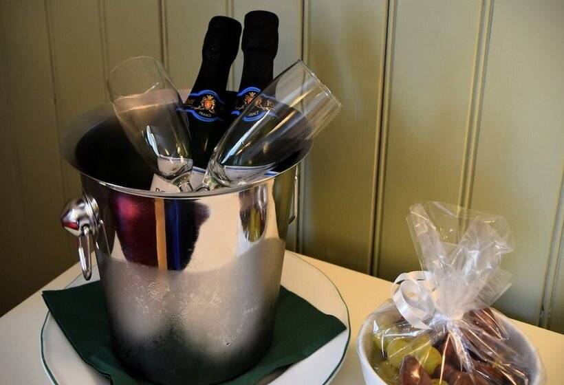 غرفة قياسية, Ronnums Herrgård