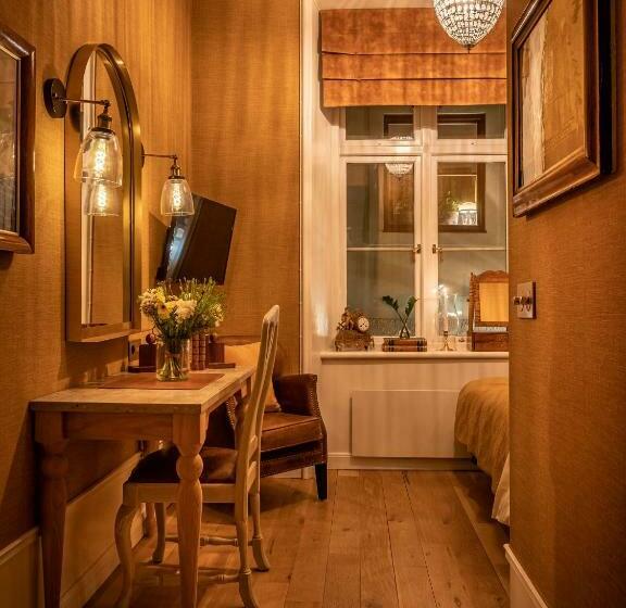 스탠다드 싱글 룸, Victory