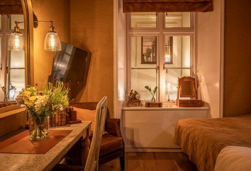 스탠다드 싱글 룸, Victory