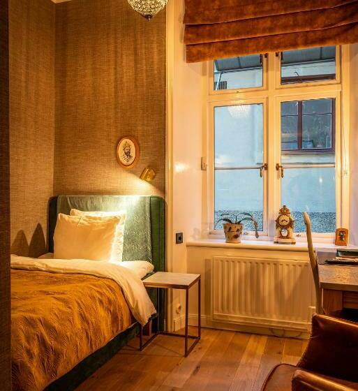 스탠다드 싱글 룸, Victory