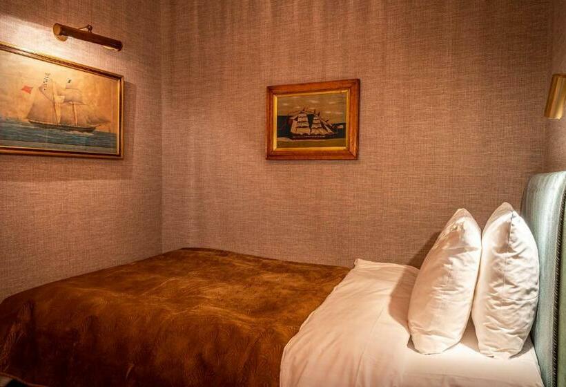 스탠다드 싱글 룸, Victory