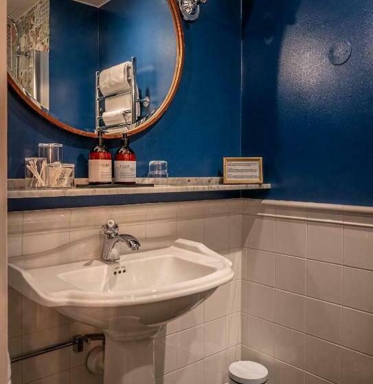 스탠다드 싱글 룸, Victory