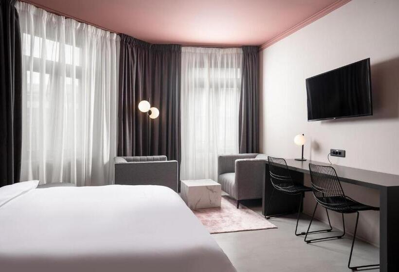 استودیوی سوپریور, Visionapartments Bucharest Calea Victoriei