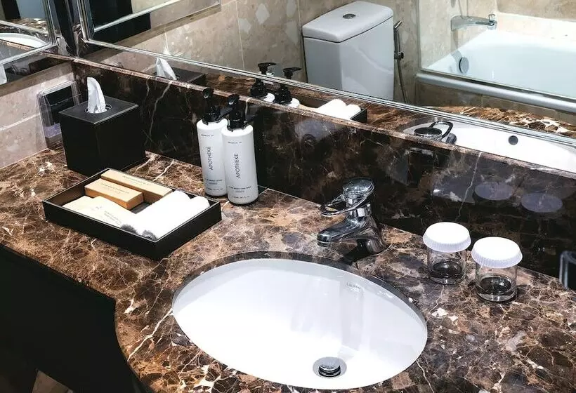 Deluxe Room, Voco Orchard Singapore, An Ihg