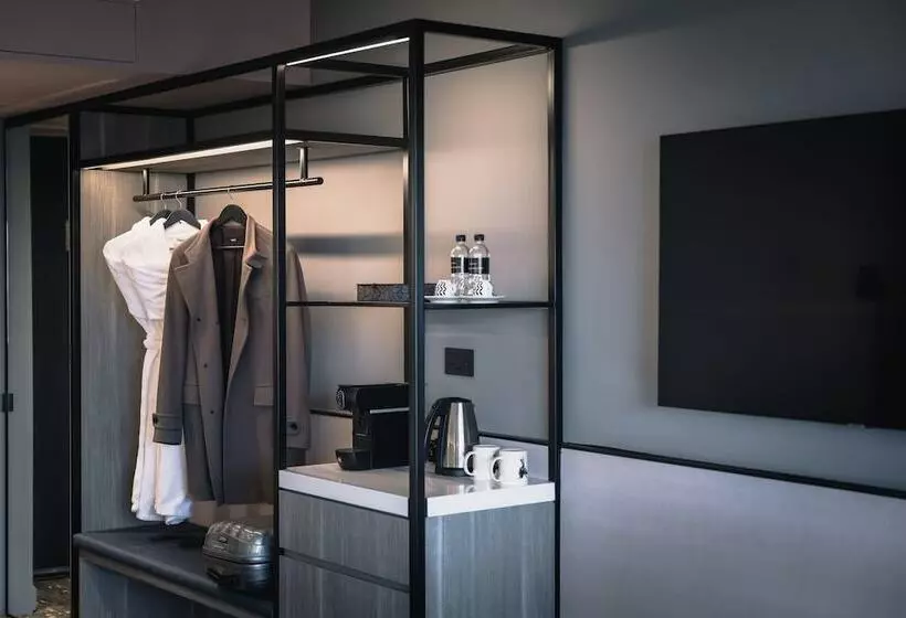 Premium Room with Balcony, Voco Orchard Singapore, An Ihg
