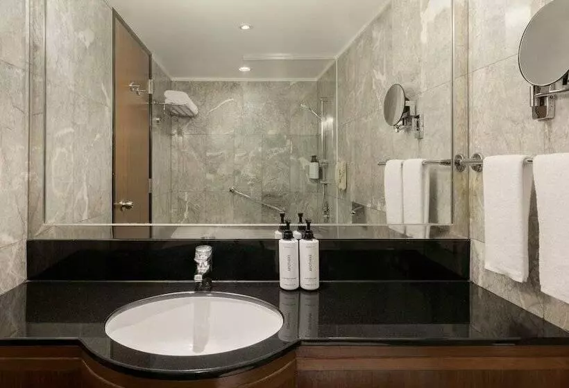 Deluxe Room, Voco Orchard Singapore, An Ihg