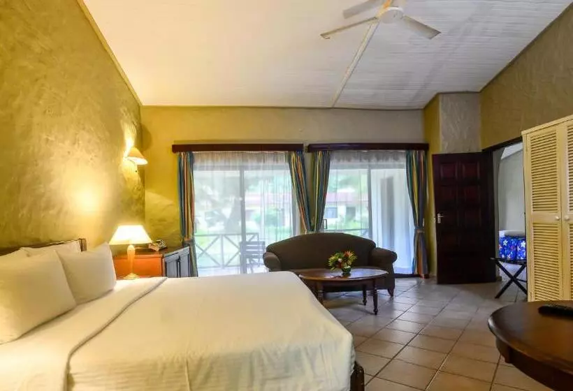 اتاق لوکس خانوادگی, Berjaya Praslin Resort