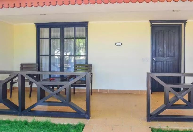 اتاق لوکس خانوادگی, Berjaya Praslin Resort
