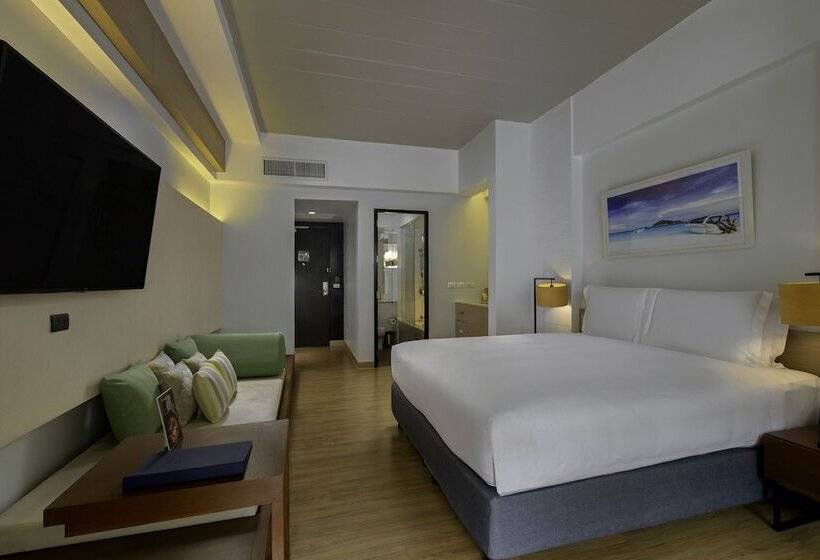 Номер Deluxe с Балконом, Doubletree By Hilton Phuket Banthai Resort