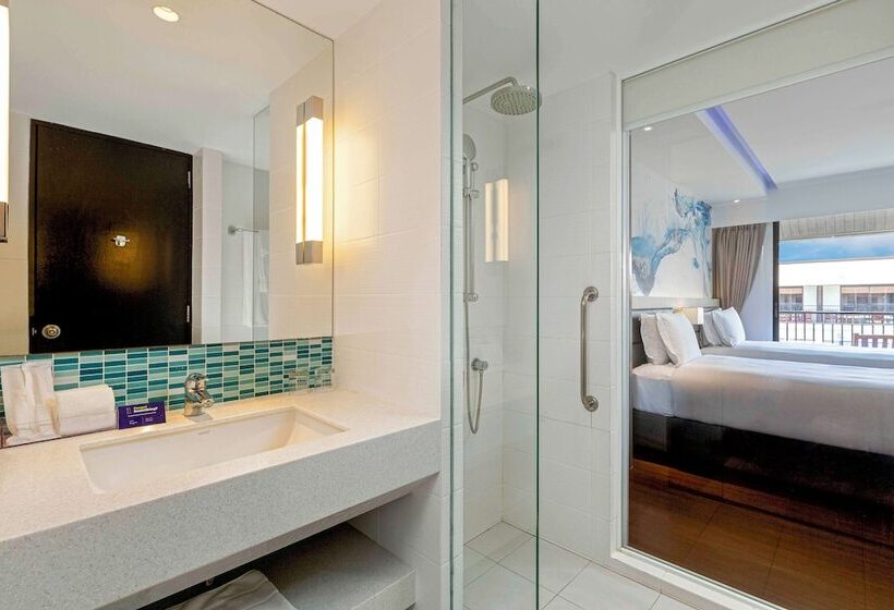 발코니 디럭스 룸, Doubletree By Hilton Phuket Banthai Resort