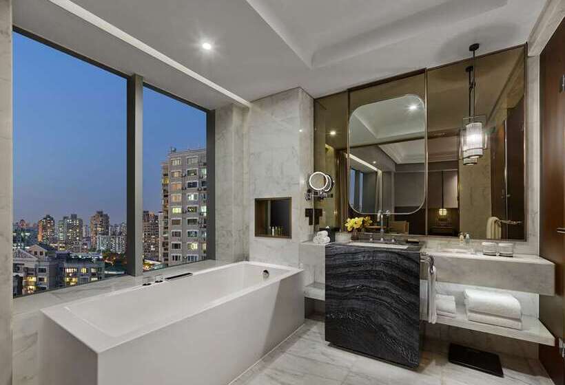 Номер Премиум, Doubletree By Hilton Phuket Banthai Resort