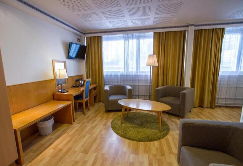 סוויטה, Economy Hotel Savonia