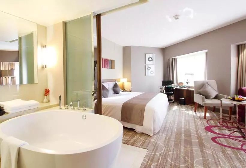 سوئیت کلاب, Centara Grand At Central Plaza Ladprao Bangkok