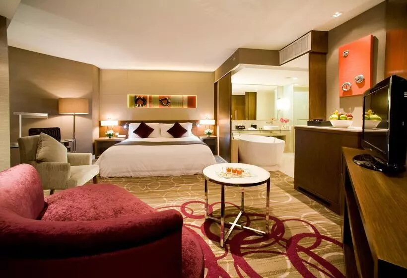 سوئیت پریمیوم, Centara Grand At Central Plaza Ladprao Bangkok