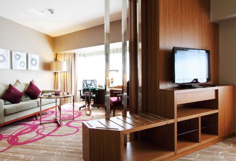 디럭스 스위트, Centara Grand At Central Plaza Ladprao Bangkok