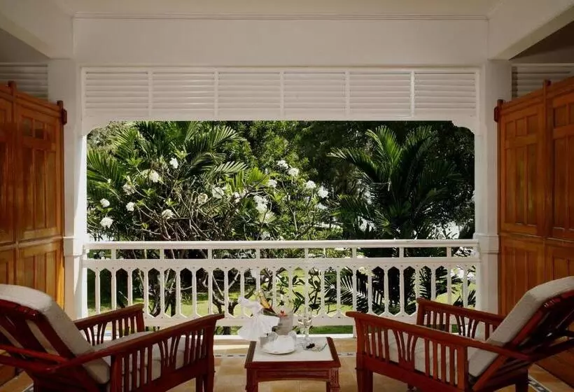 اتاق لوکس با تخت بزرگ, Centara Grand Beach Resort & Villas Hua Hin