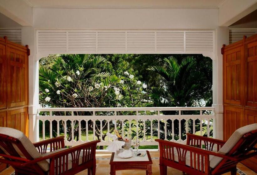 キングサイズベッドのデラックスルーム, Centara Grand Beach Resort & Villas Hua Hin