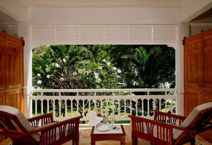 اتاق لوکس با تخت بزرگ, Centara Grand Beach Resort & Villas Hua Hin