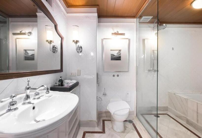 キングサイズベッドのデラックスルーム, Centara Grand Beach Resort & Villas Hua Hin