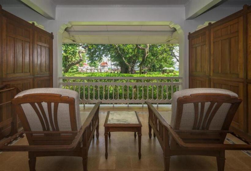 キングサイズベッドのデラックスルーム, Centara Grand Beach Resort & Villas Hua Hin