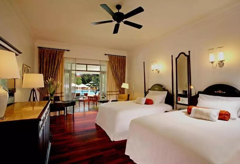 اتاق خانوادگی با چشمانداز استخر, Centara Grand Beach Resort & Villas Hua Hin
