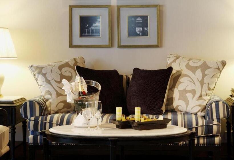 キングサイズベッドのデラックススイート, Centara Grand Beach Resort & Villas Hua Hin