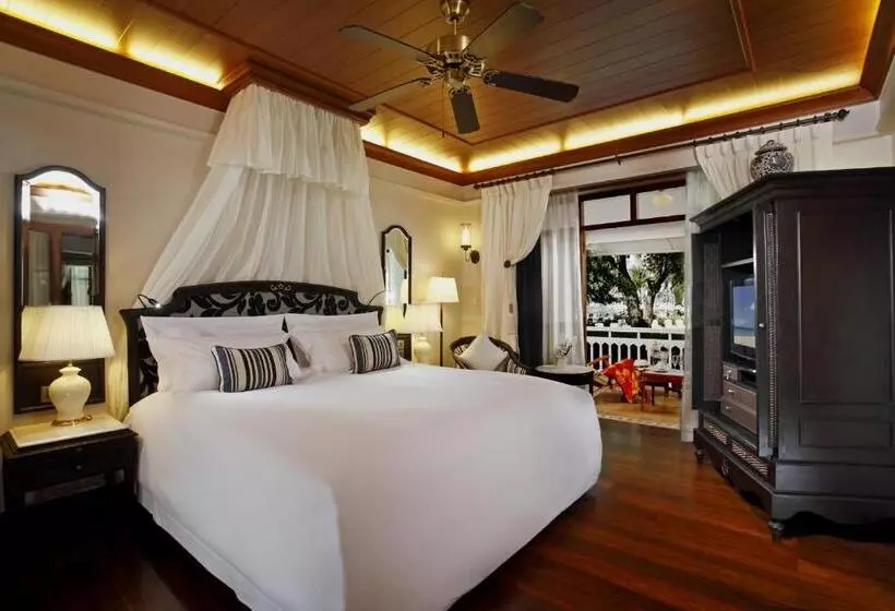 Deluxe Suite King Bed, Centara Grand Beach Resort & Villas Hua Hin
