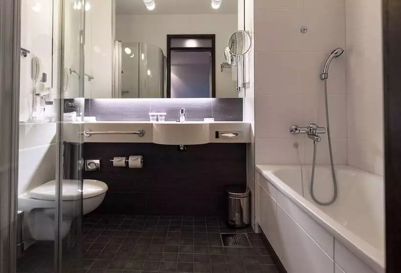 Standard-huone Parivuode, Hilton Helsinki Kalastajatorppa